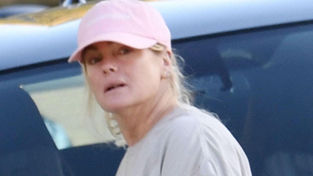 Image of Erika Eleniak said to be making a cameo in the upcoming 'Baywatch' reboot on Fox.