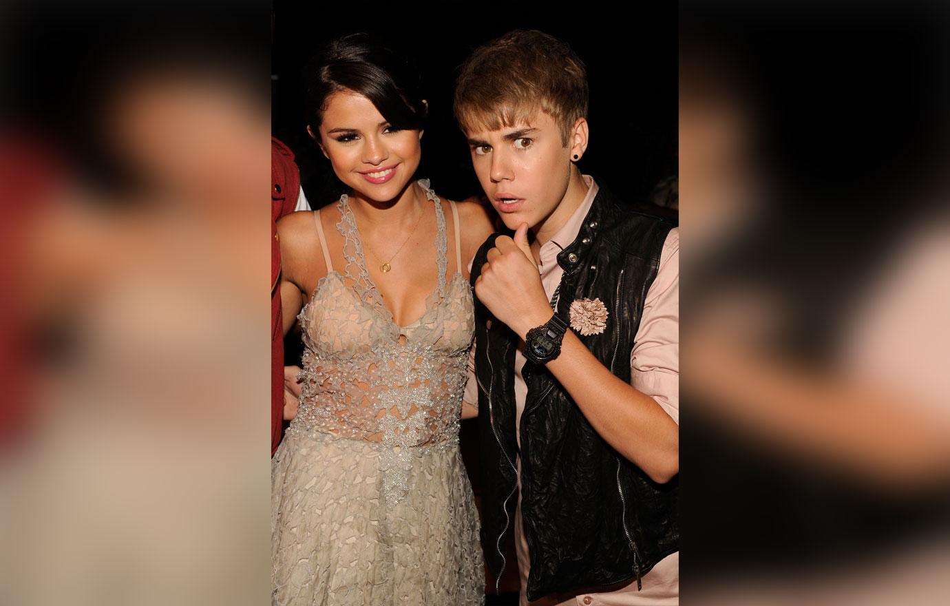 Selena gomez justin bieber on rocks 7