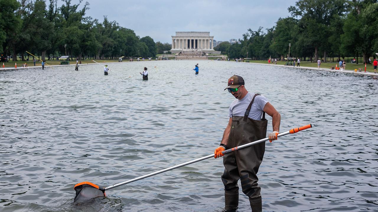 Image of The Trump administration has continued to point to vandalism at the Reflecting Pool even as the contractor attributed the liner's widespread damage to flaws in the renovation.