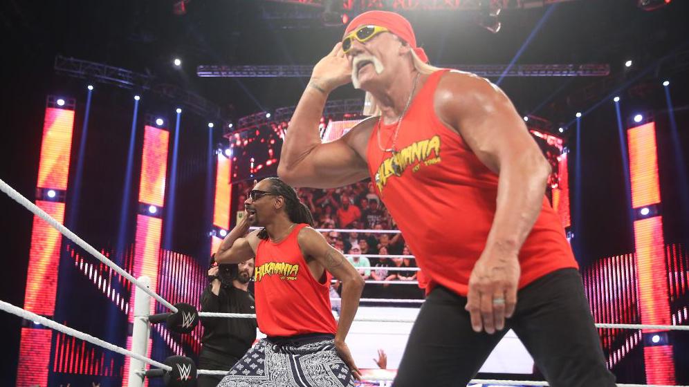 Snoop dogg hulk hogan monday night raw