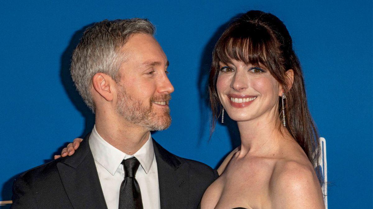 anne hathaway family life husband children