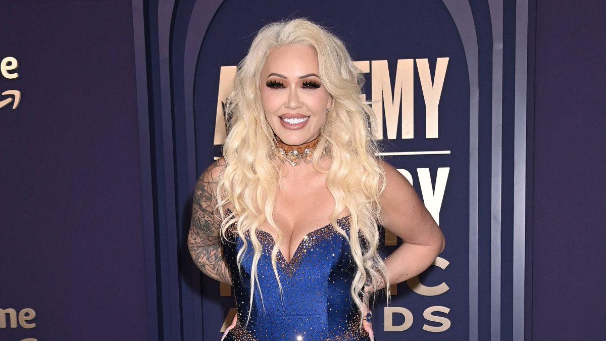 bunnie xo memoir stripped down biggest bombshells