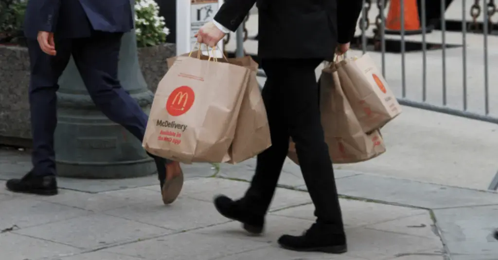 donald trump white house feasting mcdonalds state of the union speech