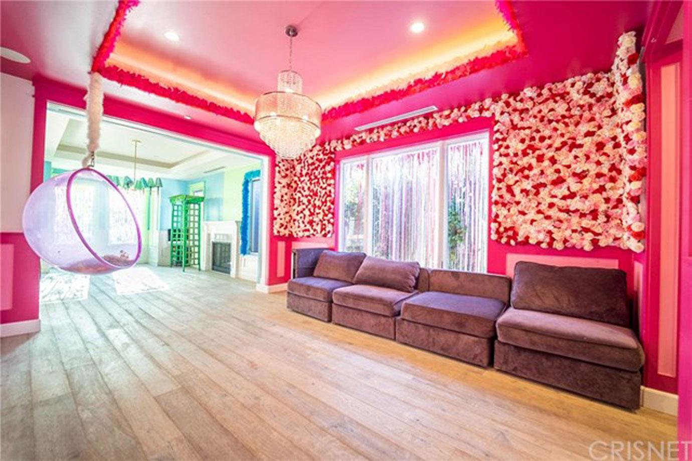 Bella Thorne Sells Pink Sherman Oaks California Home, Must See Photos