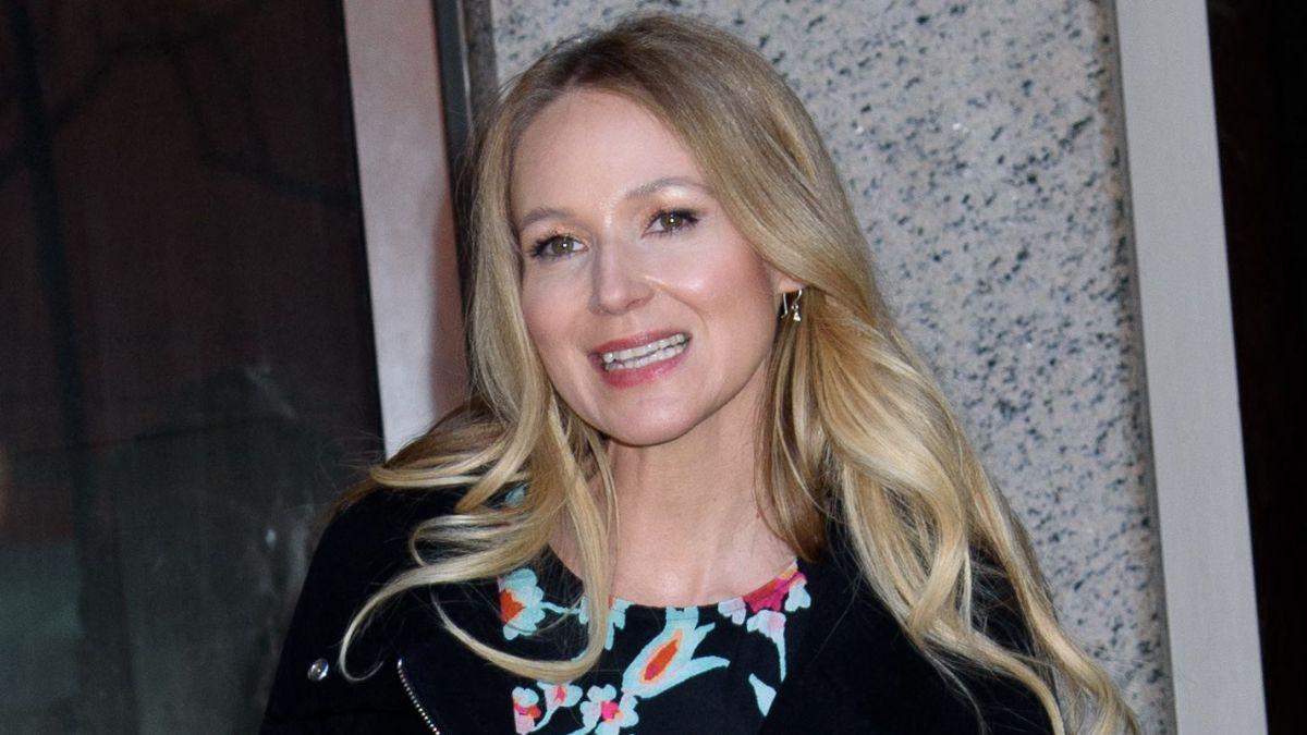 Photo of Jewel has said in the past that her mother's betrayal was hard to 'come to terms with.'