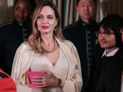 angelina jolie livid painted bad guy brad pitt portrayed victim