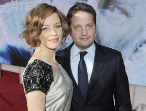 2011__03__Elizabeth_Banks_Max_Handelman_March30newsnea 300×230.jpg