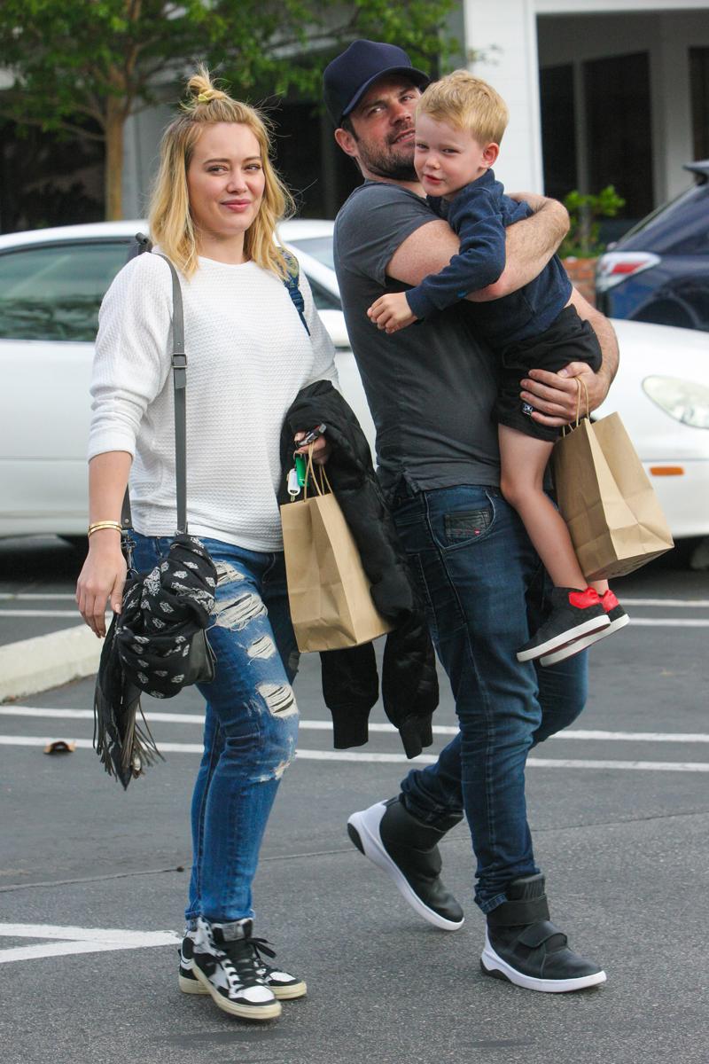 *EXCLUSIVE* Hilary Duff and Mike Comrie seem to be the friendliest of Exes