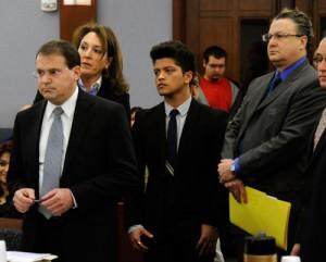 2011__02__Bruno_Mars_Feb4_3687 300×241.jpg