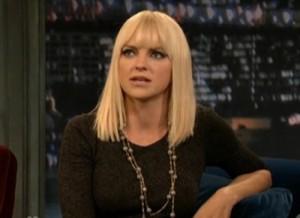 2011__09__Anna Faris Sept29newsbt 300×218.jpg
