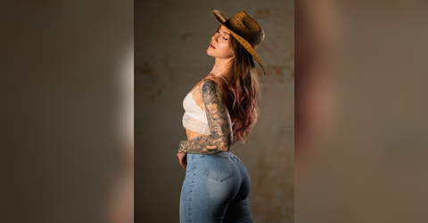 how becky recme transformed her body and business to dominate the content creator world