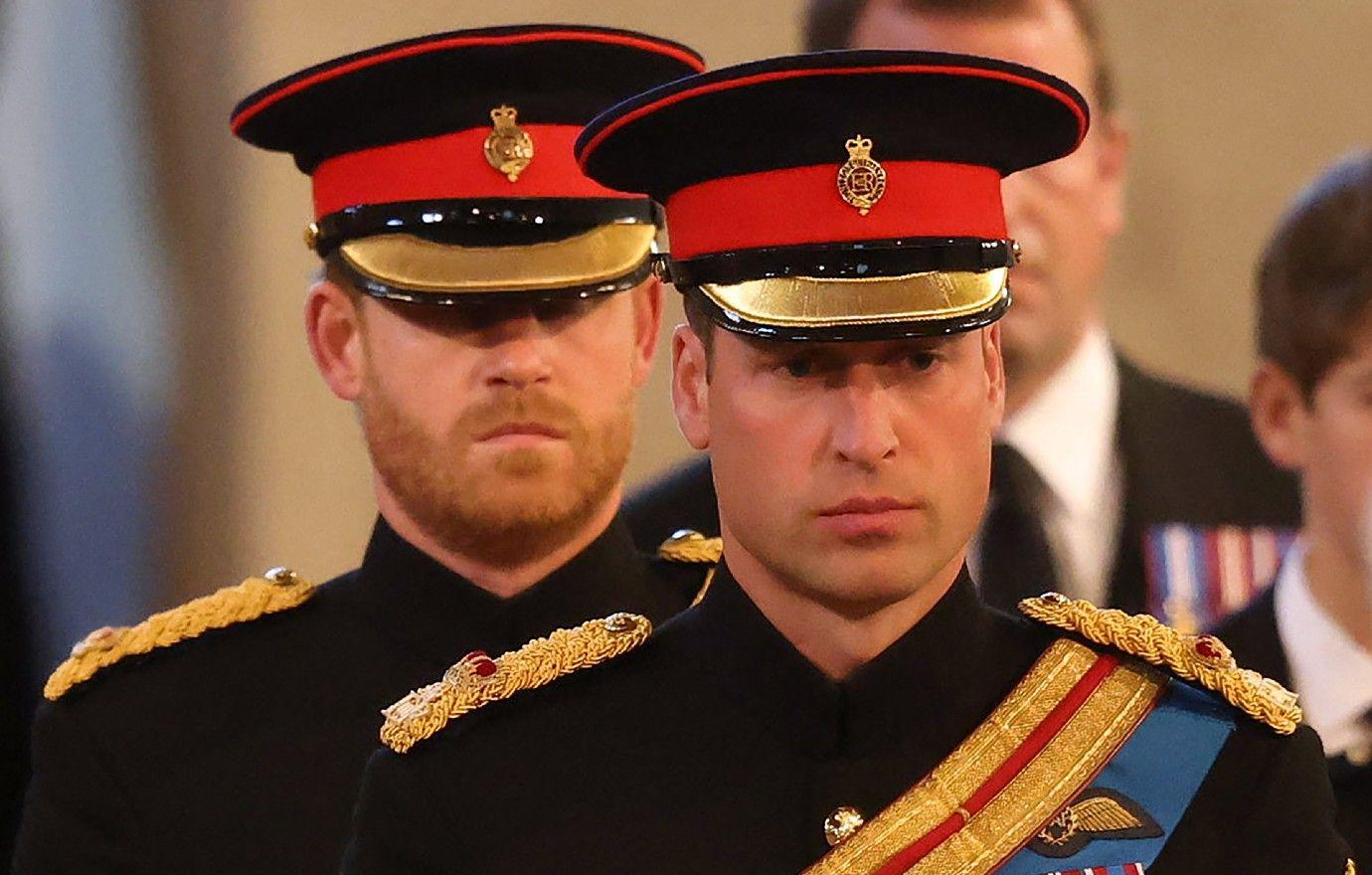 prince harry uniform