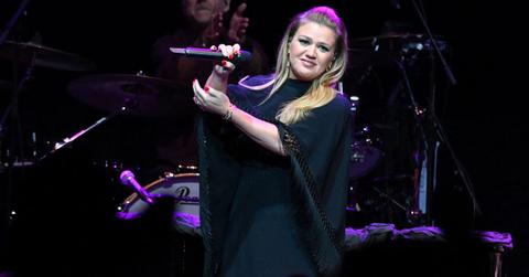 Photo of Kelly Clarkson