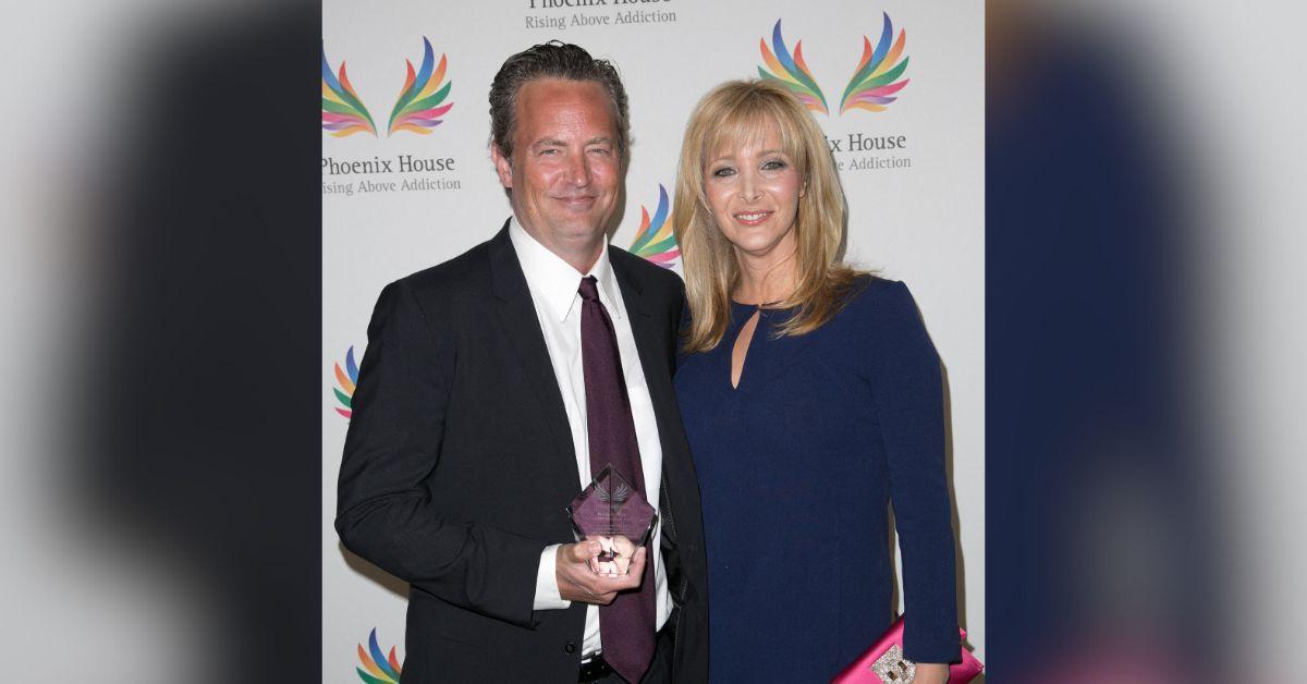 lisa kudrow comforted matthew perry die happy