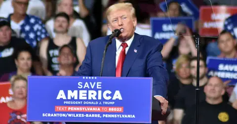 donald trump responds to his crowd sizes at rallies