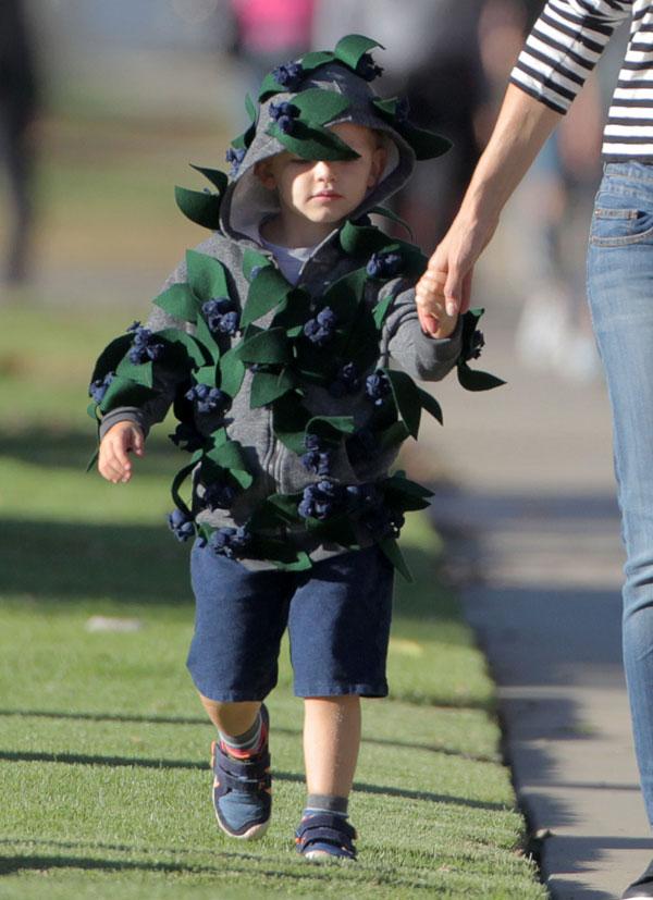 Celeb kids halloween costumes 02