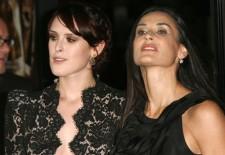 2009__09__fp_3539519_rij_sorority_090309 225&#215;155.jpg