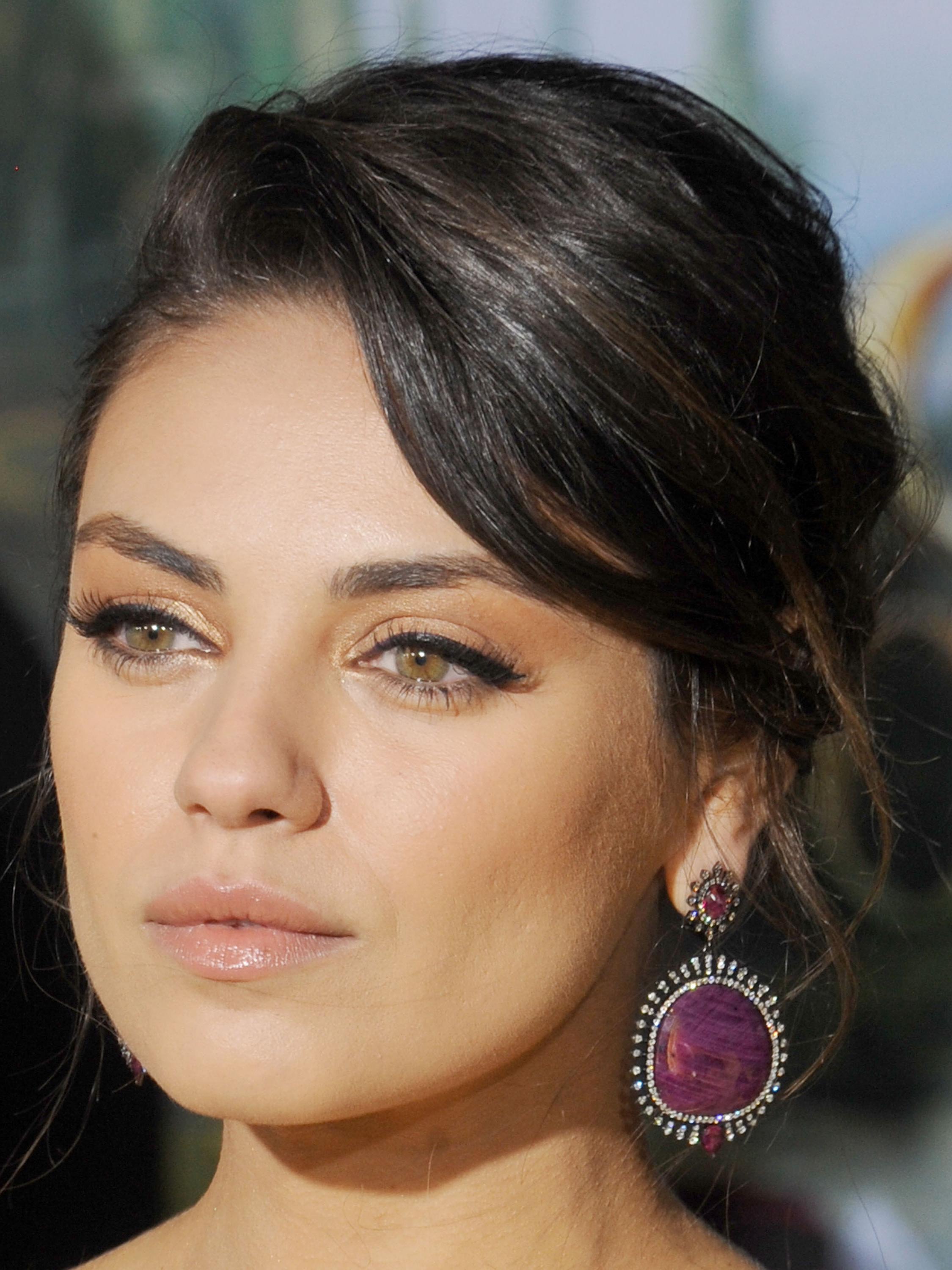 Steal Mila Kunis Makeup Look From Oz The Great And Powerful Premiere