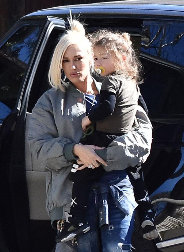 FFN_FF6_FF7_LRR_Stefani_Gwen_012917_52296996