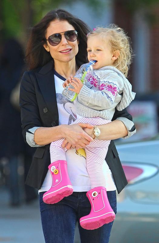 Bethenny Frankel And Jason Hoppy Take Daughter Bryn To The Park