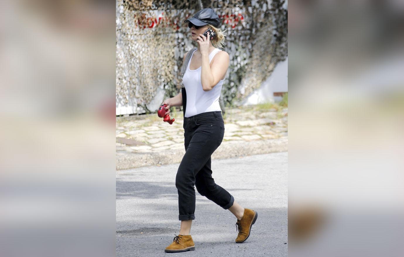 Jennifer lawrence dog walking