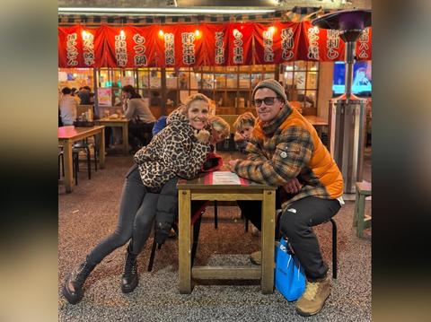 chris hemsworth japan photos