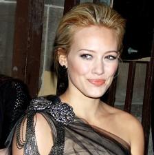 2010__04__Hilary_Duff_April13newsne 224×225.jpg