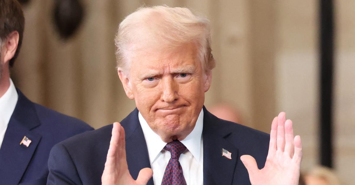 trump mobile scam service gold smartphone family business