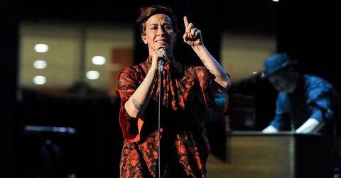 Alanis morrissette inconsolable dog passes away main