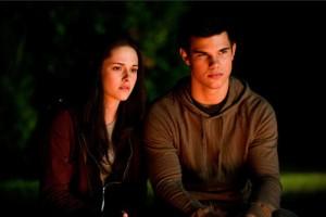 2010__05__Kristen_Stewart_Taylor_Lautner_May19newsne 300×200.jpg