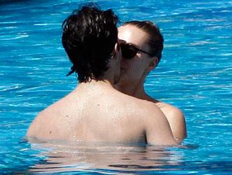 Ok_031413_news_joe jonas girlfriend kiss story.jpg