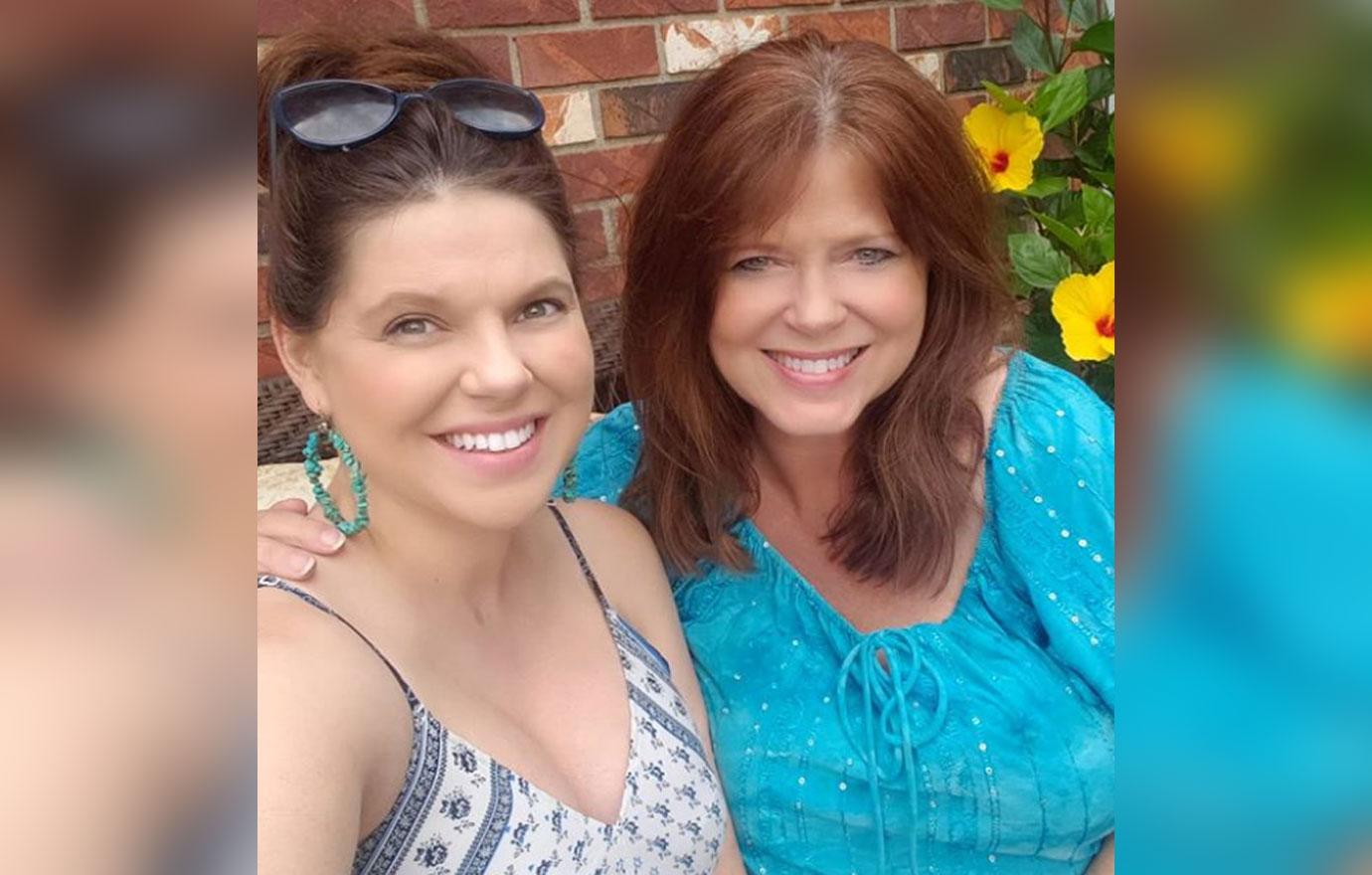 Amy Duggar Mom Babysitting