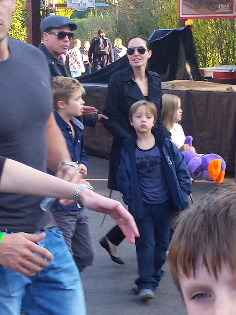 Exclusive&#8230; Brad Pitt And Angelina Jolie Argue At Legoland In Windsor ***NO USE W/O PRIOR AGREEMENT &#8211; CALL FOR PRICING***