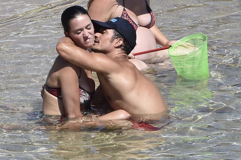 *PREMIUM EXCLUSIVE* Katy Perry and Orlando Bloom pack on the PDA on holiday &#8211; Part 2 **MUST CALL FOR PRICING**