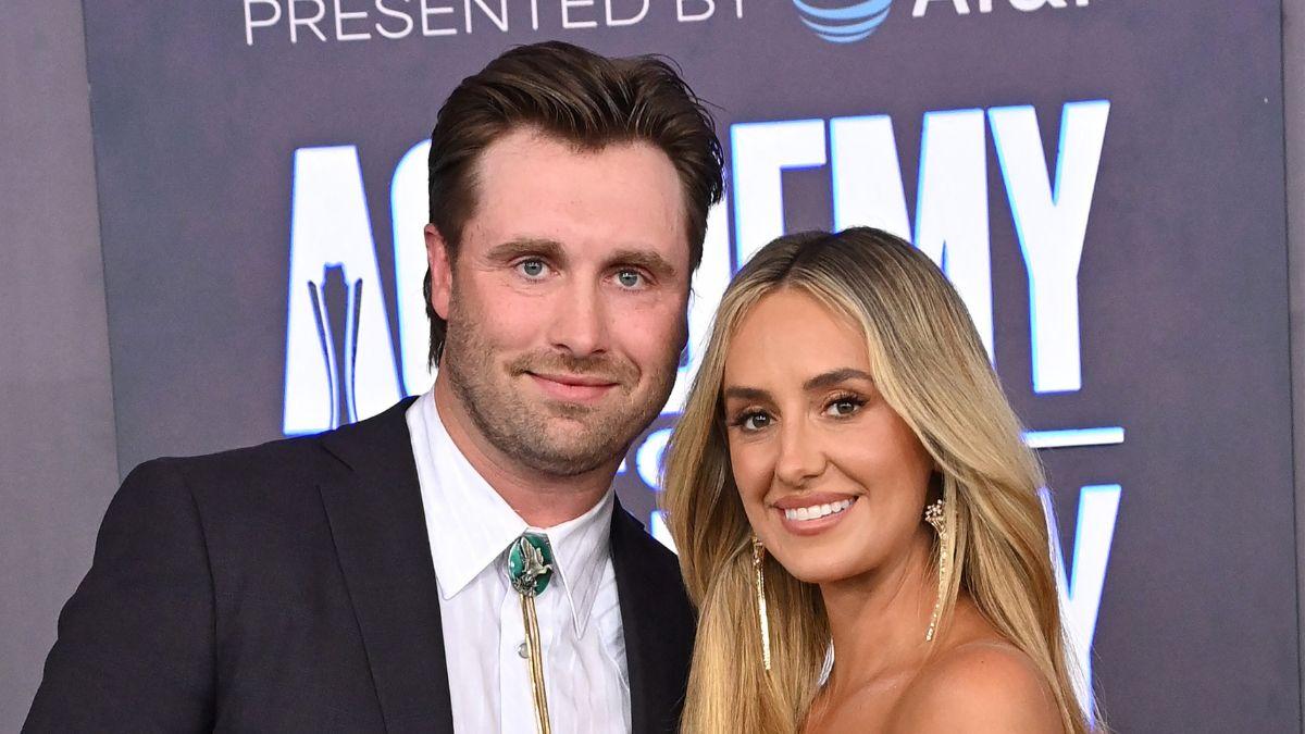 who is lainey wilson husband devlin duck hodges