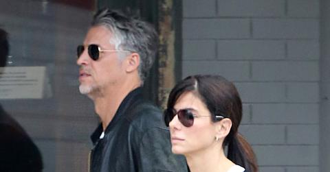 EXCLUSIVE: ** PREMIUM EXCLUSIVE RATES APPLY** Sandra Bullock and boyfriend Bryan Randall picking up food from Sandra’s sisters bakery in Austin