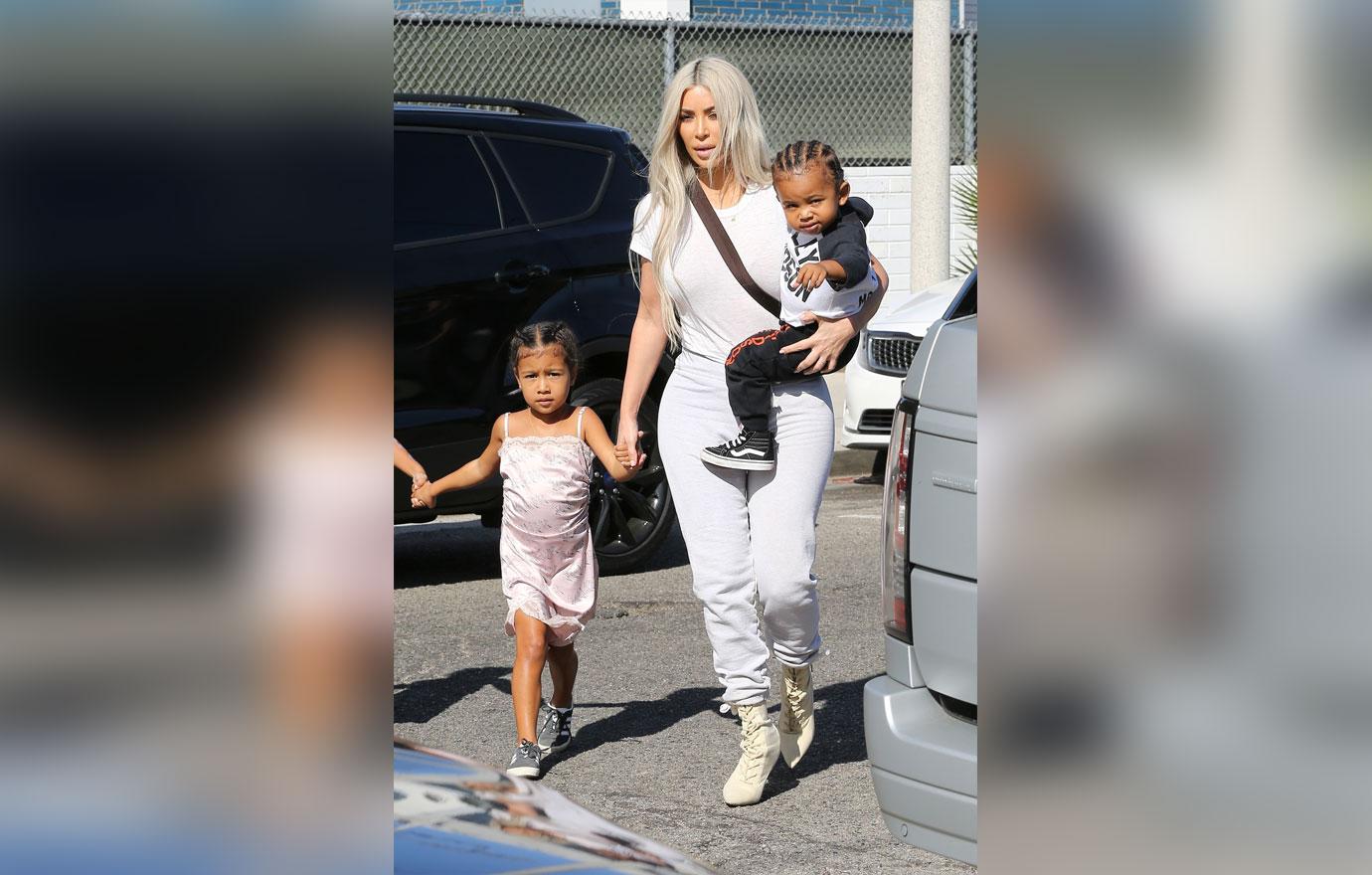 Kim kardashian North good big sister Chicago 5