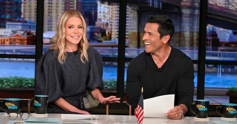 Photo of Kelly Ripa and Mark Consuelos.