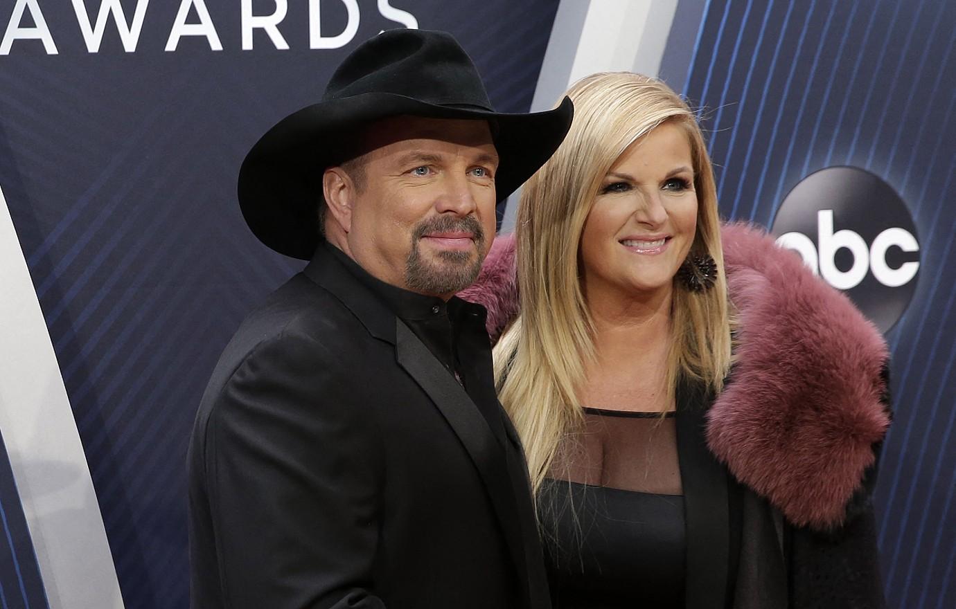 garth brooks trisha yearwood fought like cats and dogs open bar