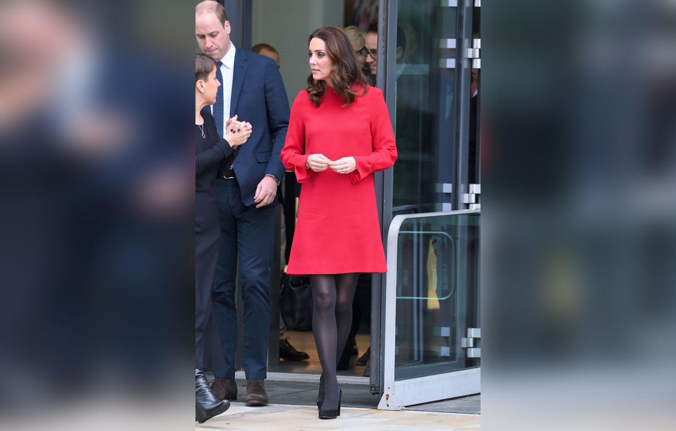 kate middletons baby bump visible pics 09