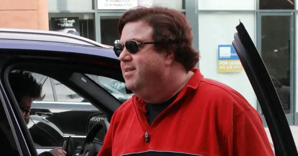 image of It was revealed in 'Quiet on Set' that Dan Schneider received neck massages from a young Amanda Bynes.