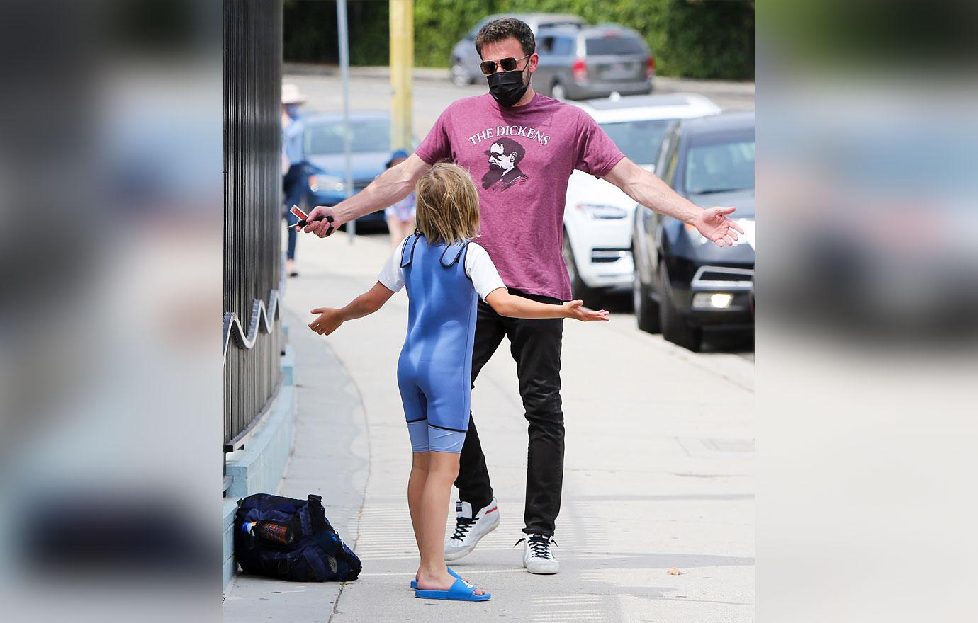 ben affleck son samuel hug