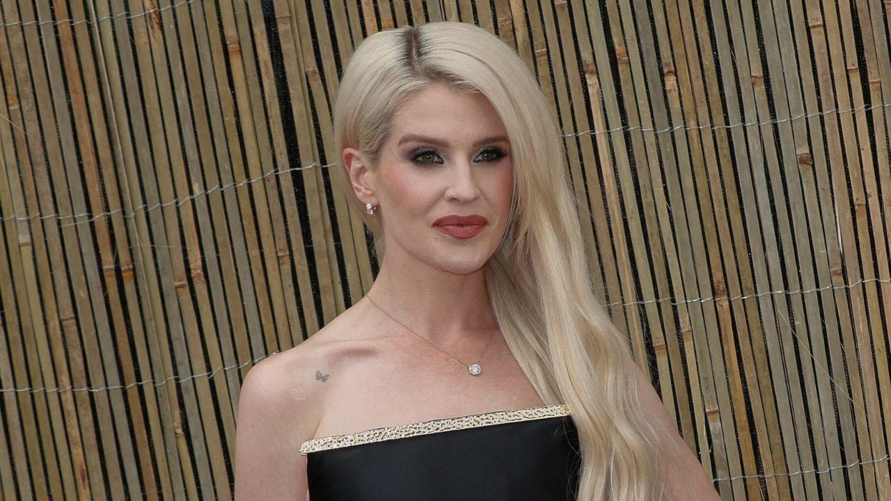 image of Kelly Osbourne expressed that she did drugs because she 'didn't want to feel the pain.'