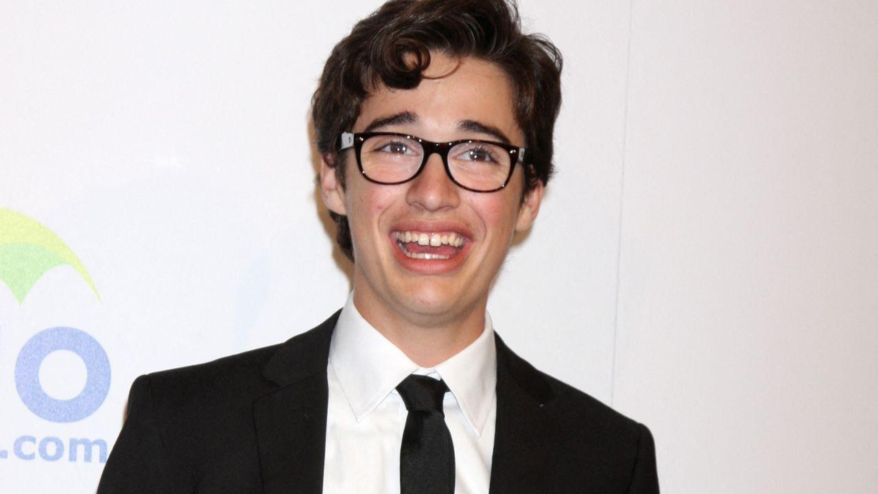 Image of Joey Bragg couldn't remember if his brother had finished teaching him the song, but still volunteered to play it on the mandolin.