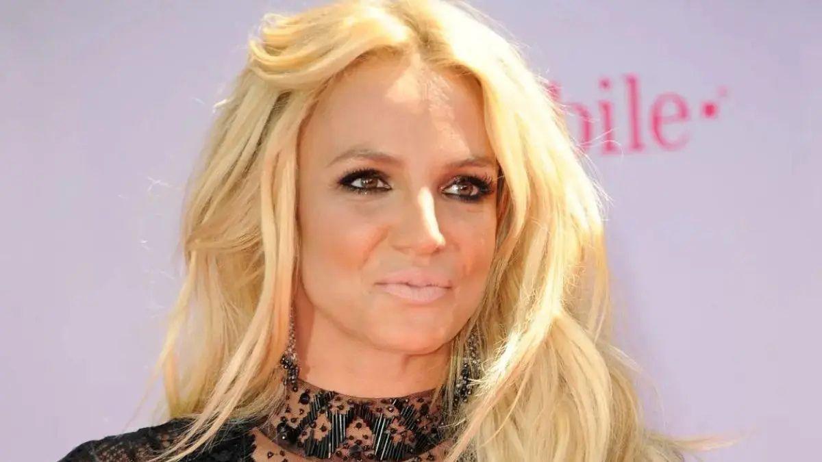 Photo of Britney Spears said paparazzi take the 'worst pictures' of her.