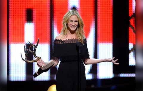 Julia Roberts Goes Topless To Gain Instagram Followers