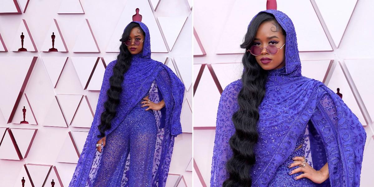 H.E.R. Dazzles In Chopard Diamond Sapphire Jewels At 2021 Oscars