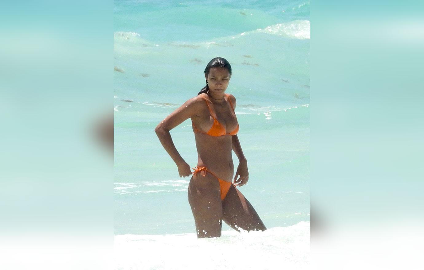 victoria secret model lais ribeiro takes a dip in ocean in mexico