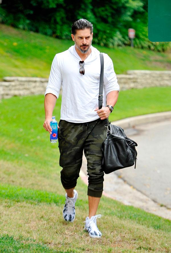 Joe manganiello fiji water