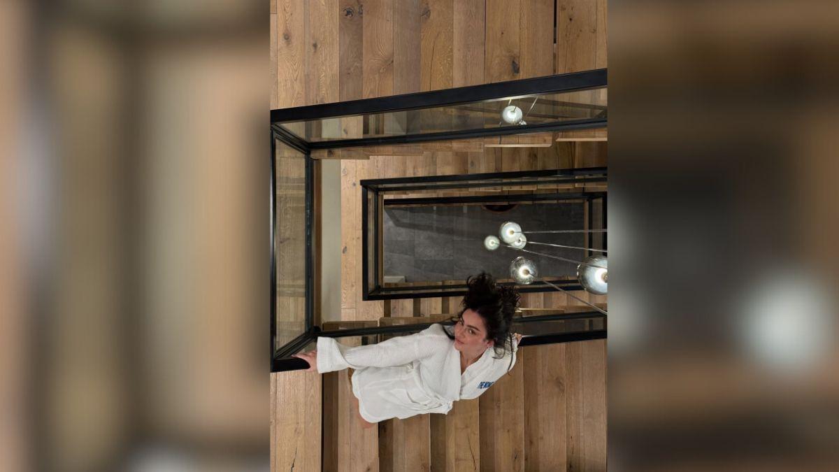 image of Charli XCX hung out with friends in Utah. 